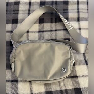 Lululemon Athletica Light Gray Belt Bag